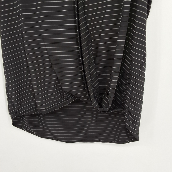 Banana Republic Large Sleeveless Black and White Top - Picture 3 of 5